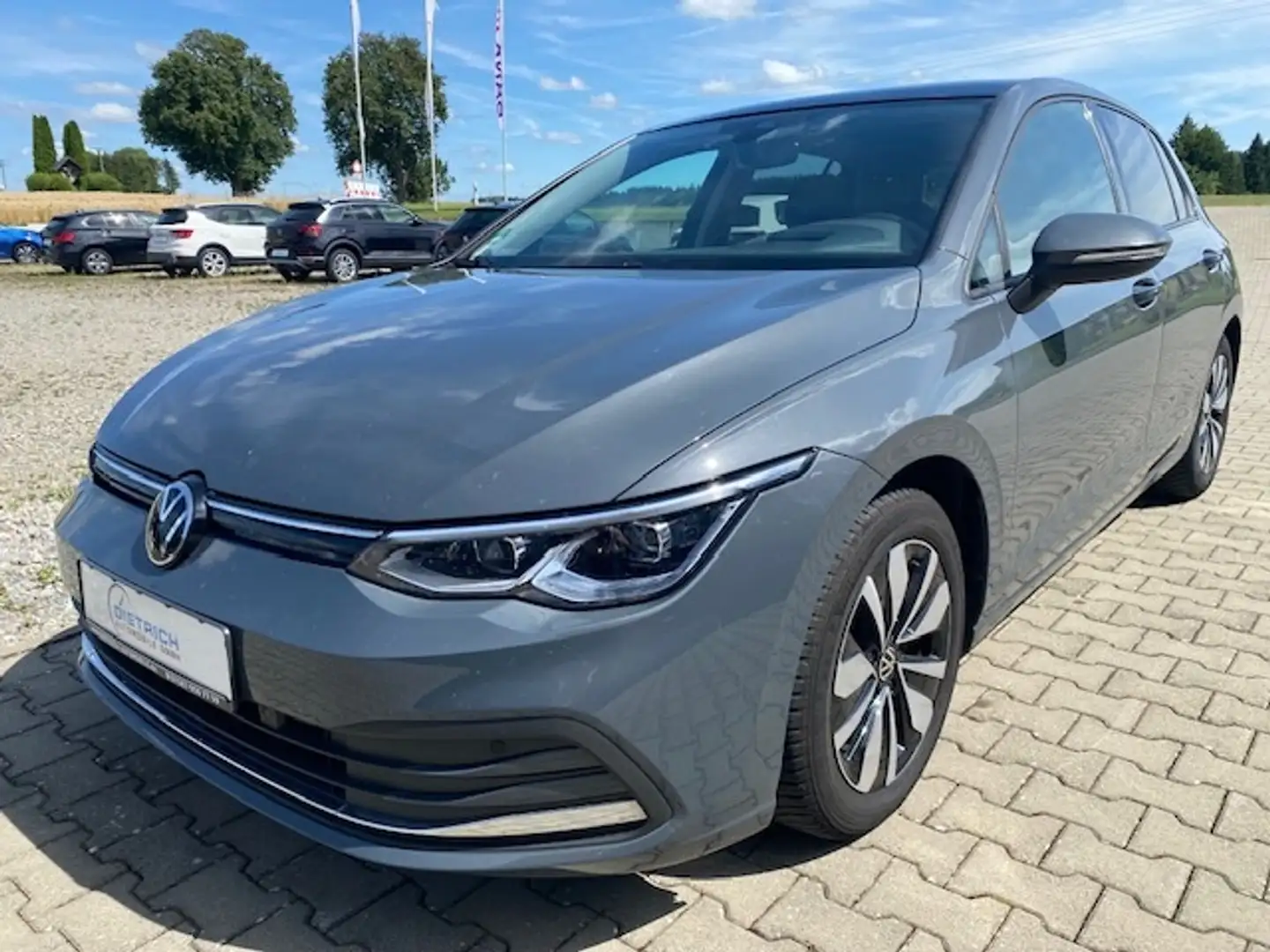 Volkswagen Golf VIII2,0 Tdi Move DSG ACC PANORAMA AHK PDC Grau - 1