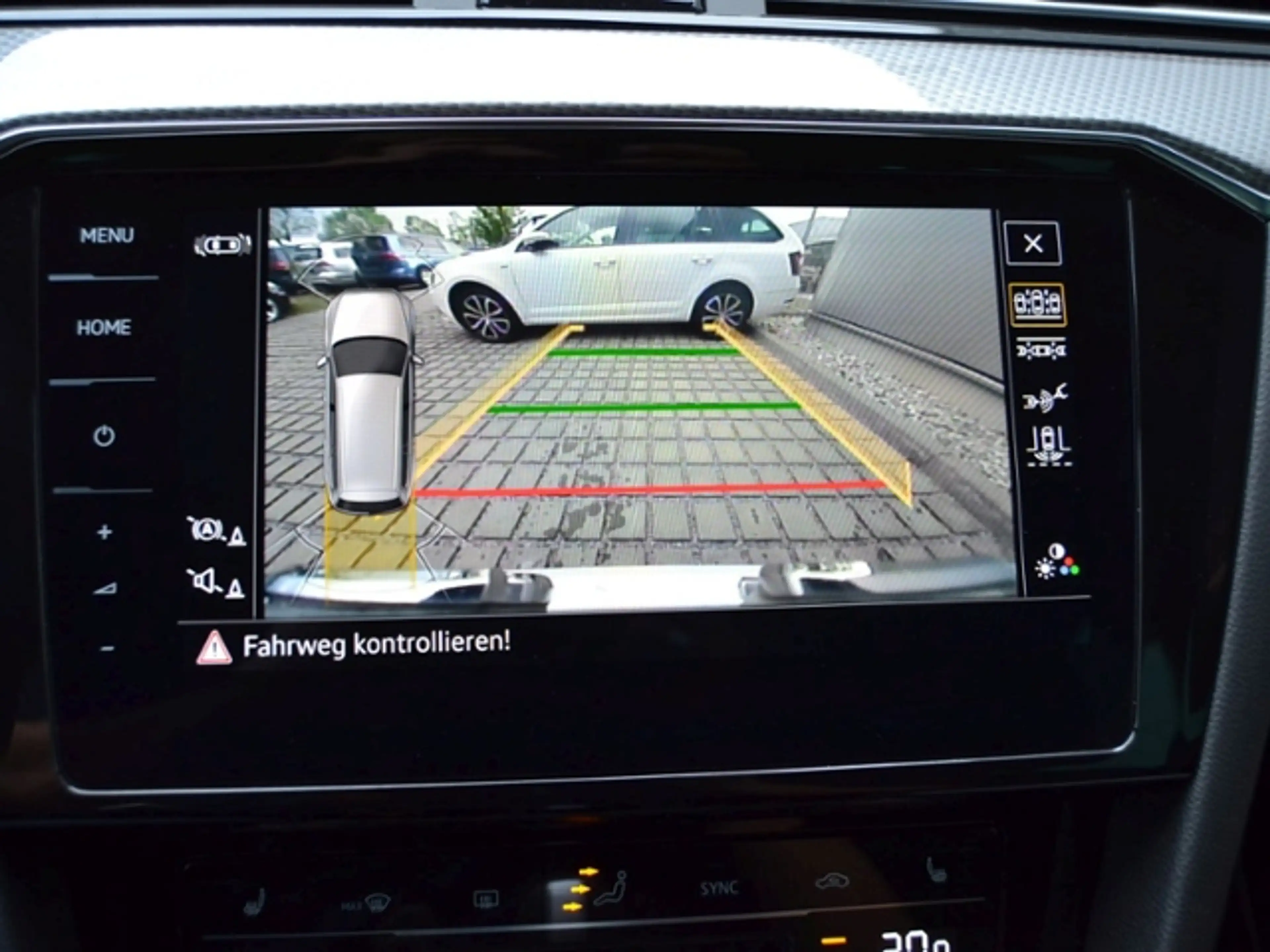 Volkswagen Passat Alltrack 2.0 TDI 200 PS 4Motion DSG AHK/MATRIX/19-ZOLL/PAN — photo 12