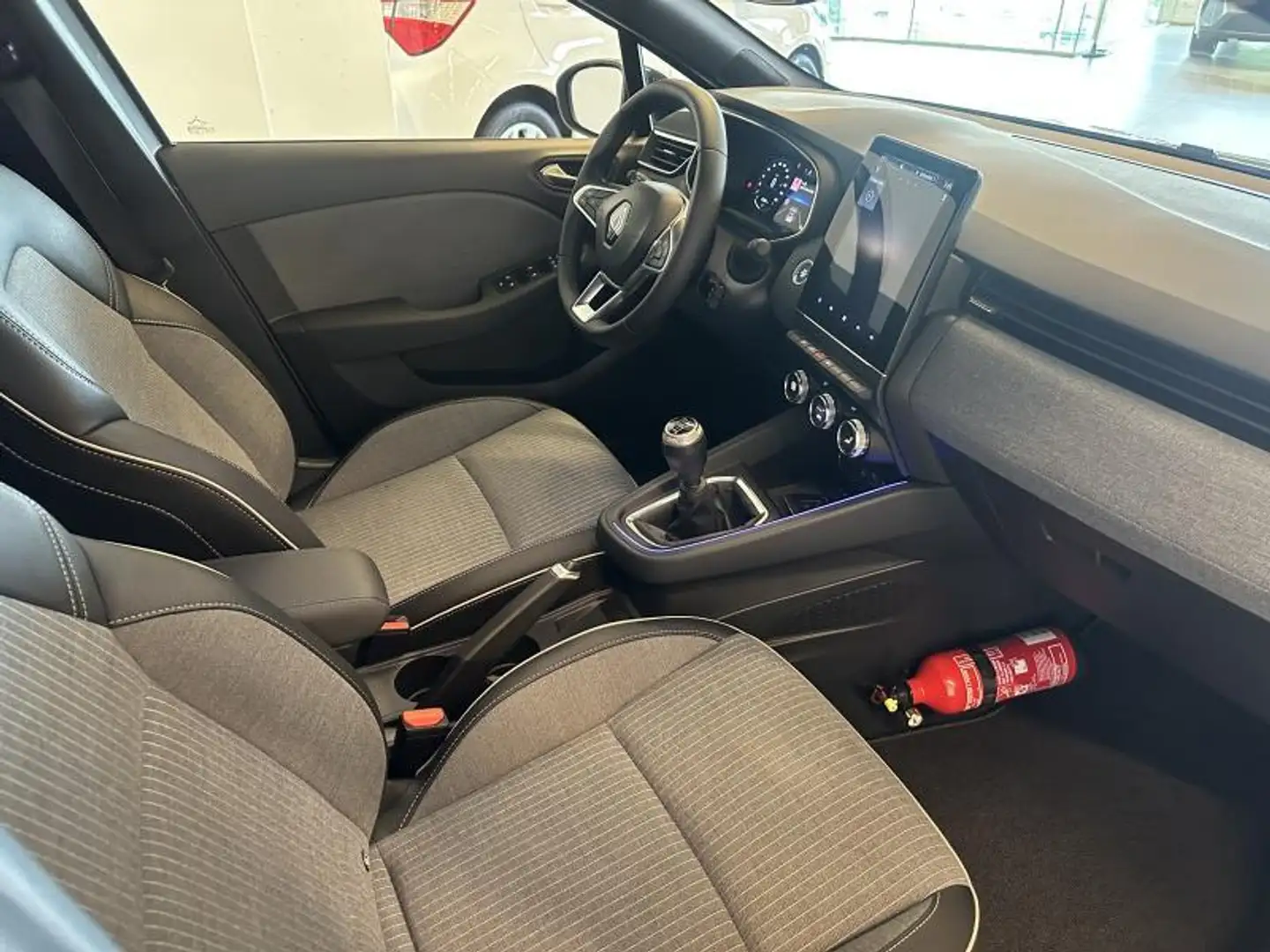 Renault Clio Techno 1.0 TCE 90 PK MAN 6 Gris - 2