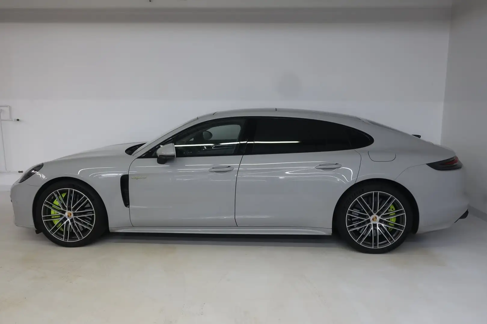 Porsche Panamera Turbo S E-Hybrid Executive Grau - 2