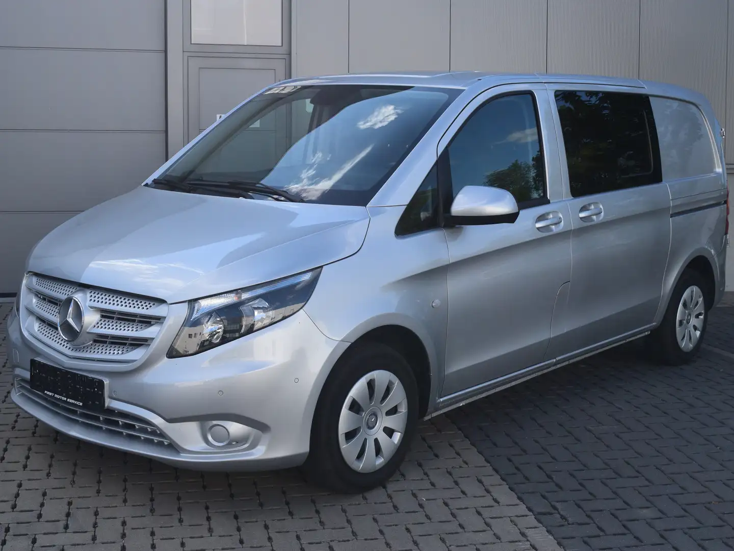 Mercedes-Benz Vito BlueTEC Mixto Dubbl. Cabine Argent - 1