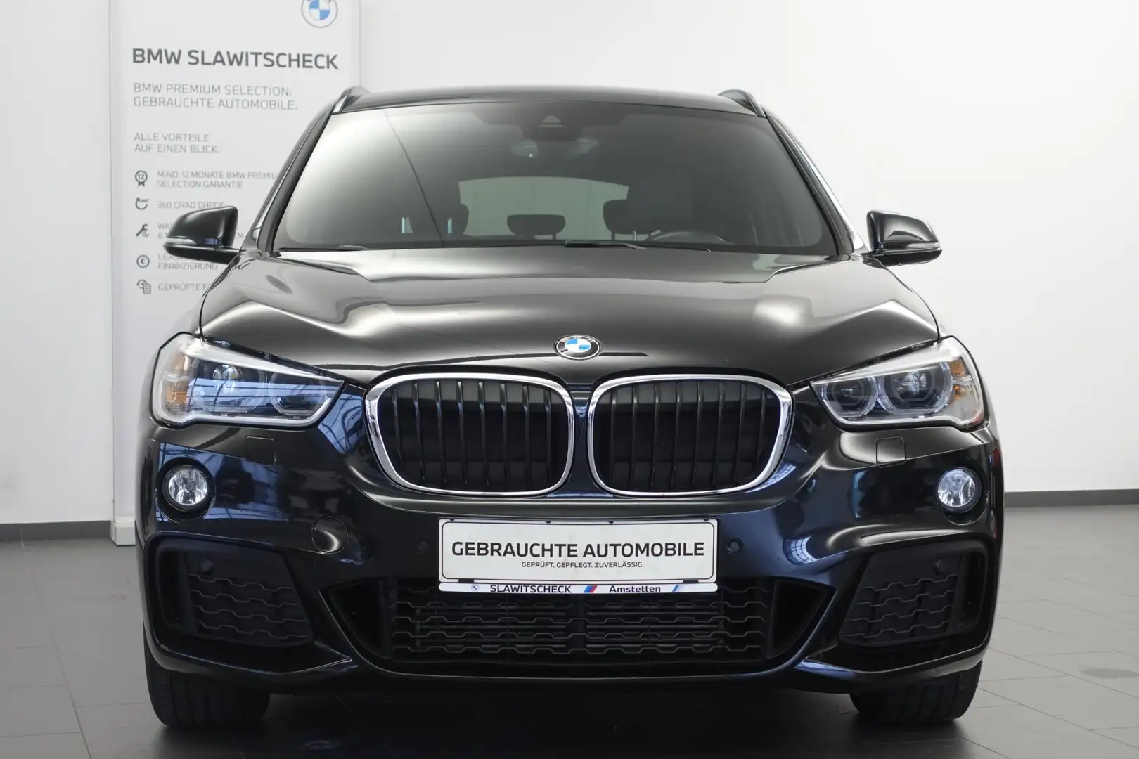 BMW X1 xDrive18d Schwarz - 2