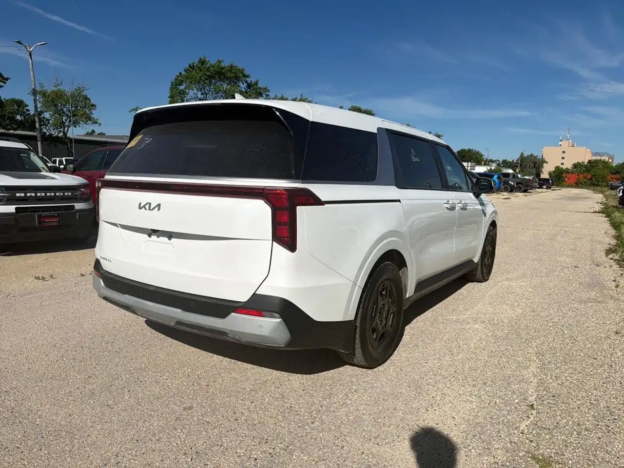 Kia Carnival photo Kia Carnival