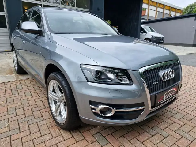 Audi Q5 view 3