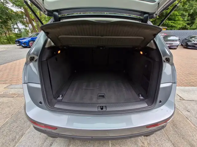 Audi Q5 view 14