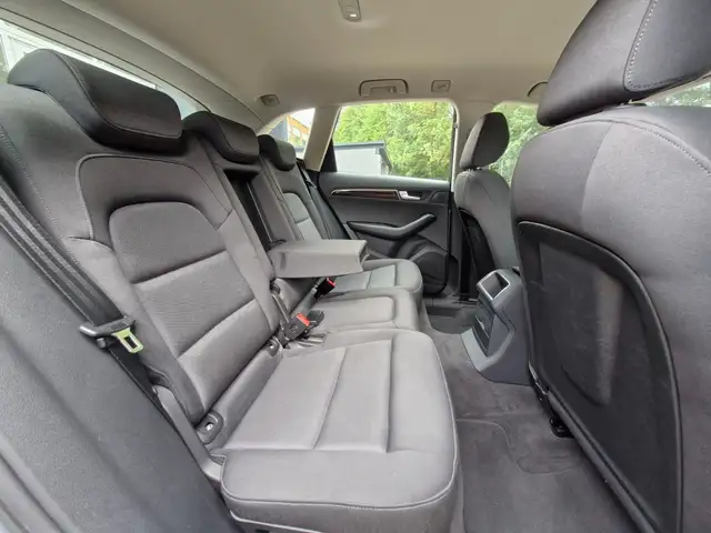 Audi Q5 view 13
