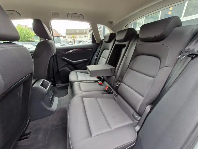Audi Q5 view 15