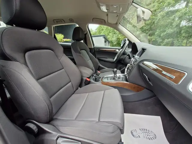 Audi Q5 view 12