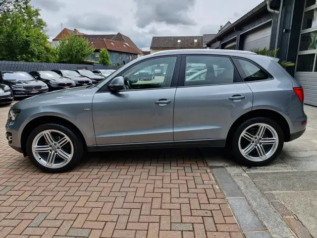 Audi Q5 view 8