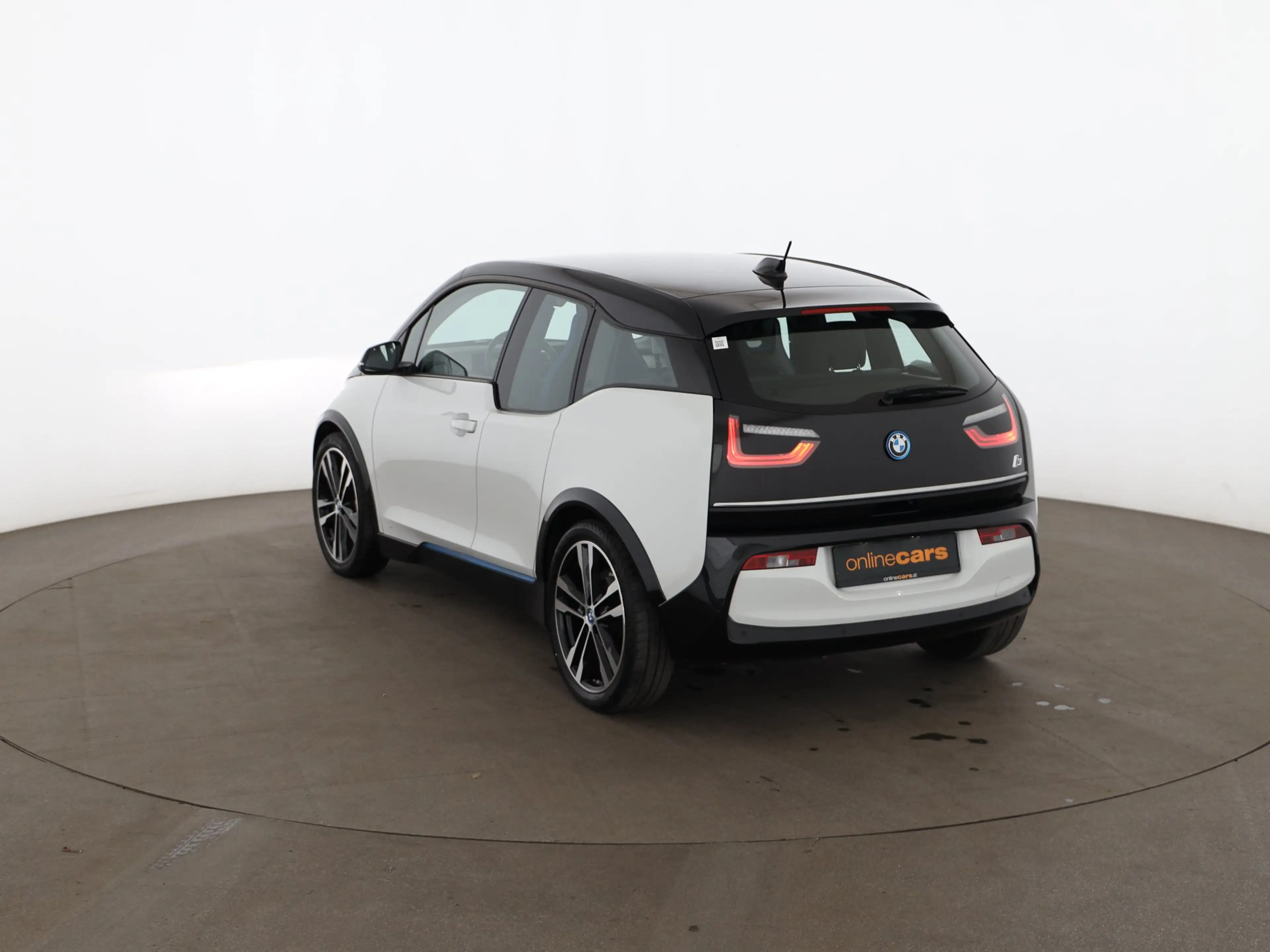 BMW i3 42kWh Aut LED WAERMEPUMPE SITZHZG KLIMA TEMP — photo 7