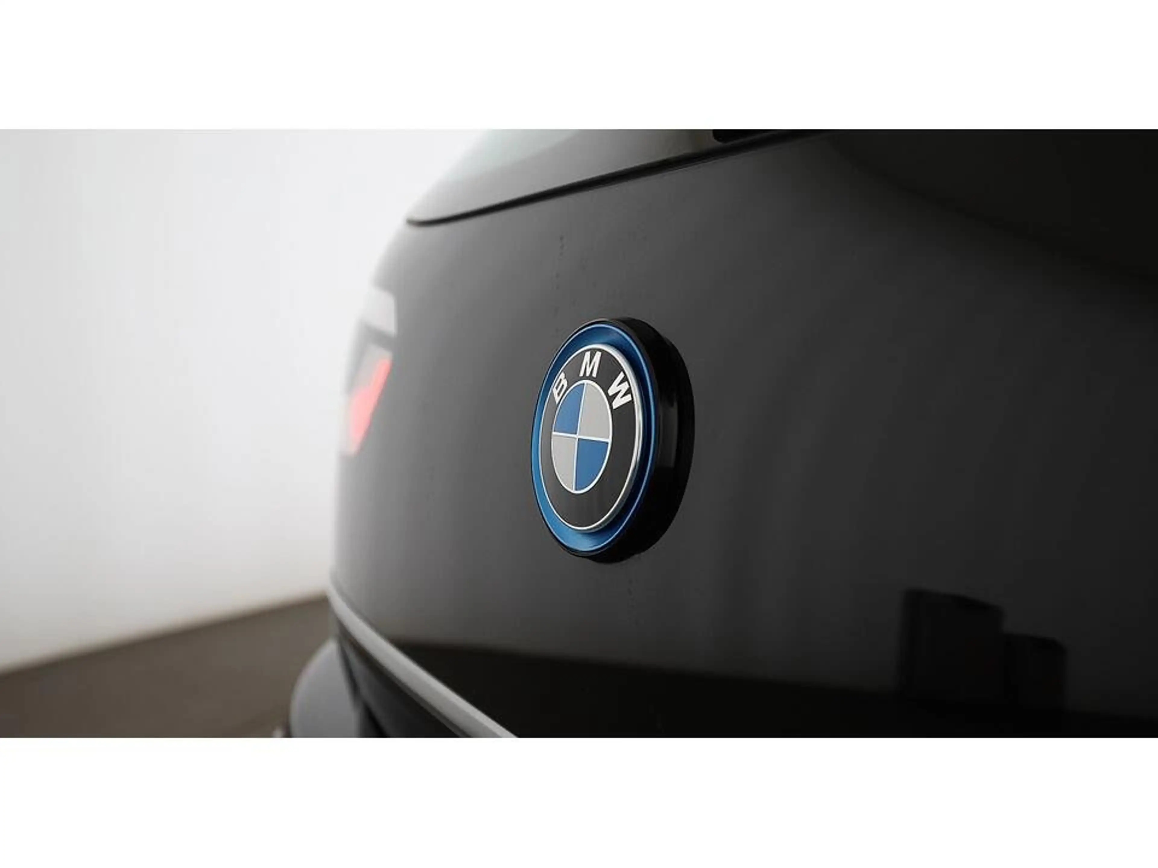 BMW i3 42kWh Aut LED WAERMEPUMPE SITZHZG KLIMA TEMP — photo 8