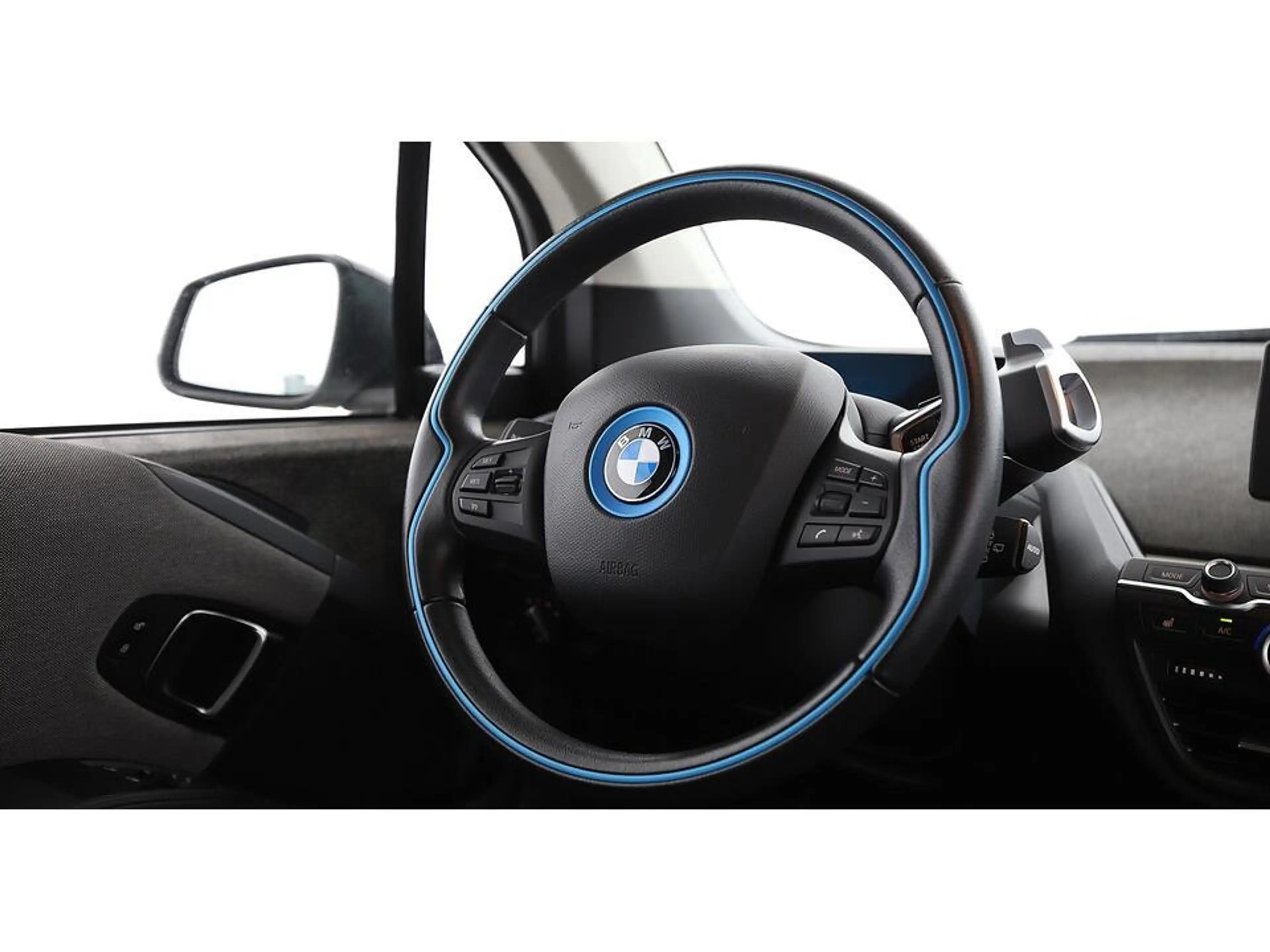 BMW i3 42kWh Aut LED WAERMEPUMPE SITZHZG KLIMA TEMP — photo 12