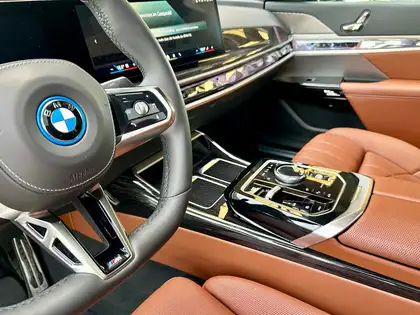 Annonce voiture d'occasion BMW i7 - CARADIZE