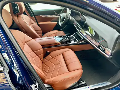 Annonce voiture d'occasion BMW i7 - CARADIZE
