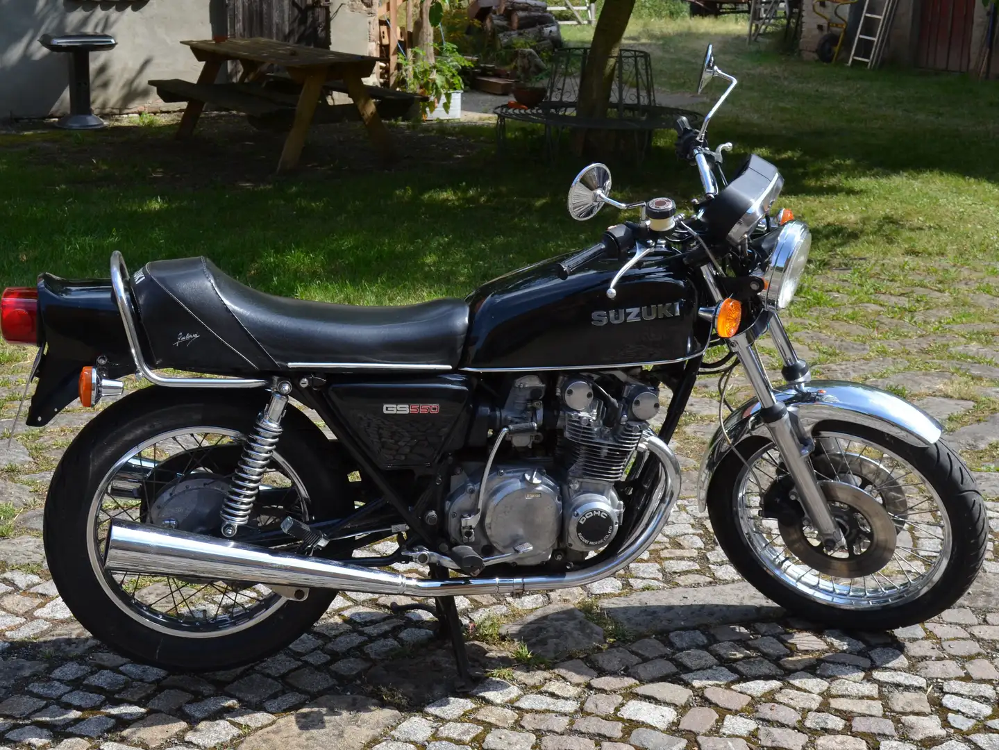Suzuki GS 550 D Noir - 1