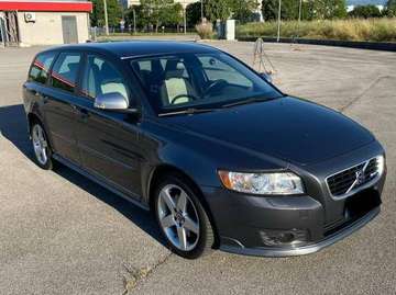 V50 2.4 d5 R-design geartronic
