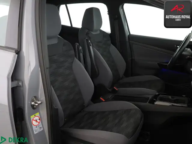 Volkswagen Id.4 view 11