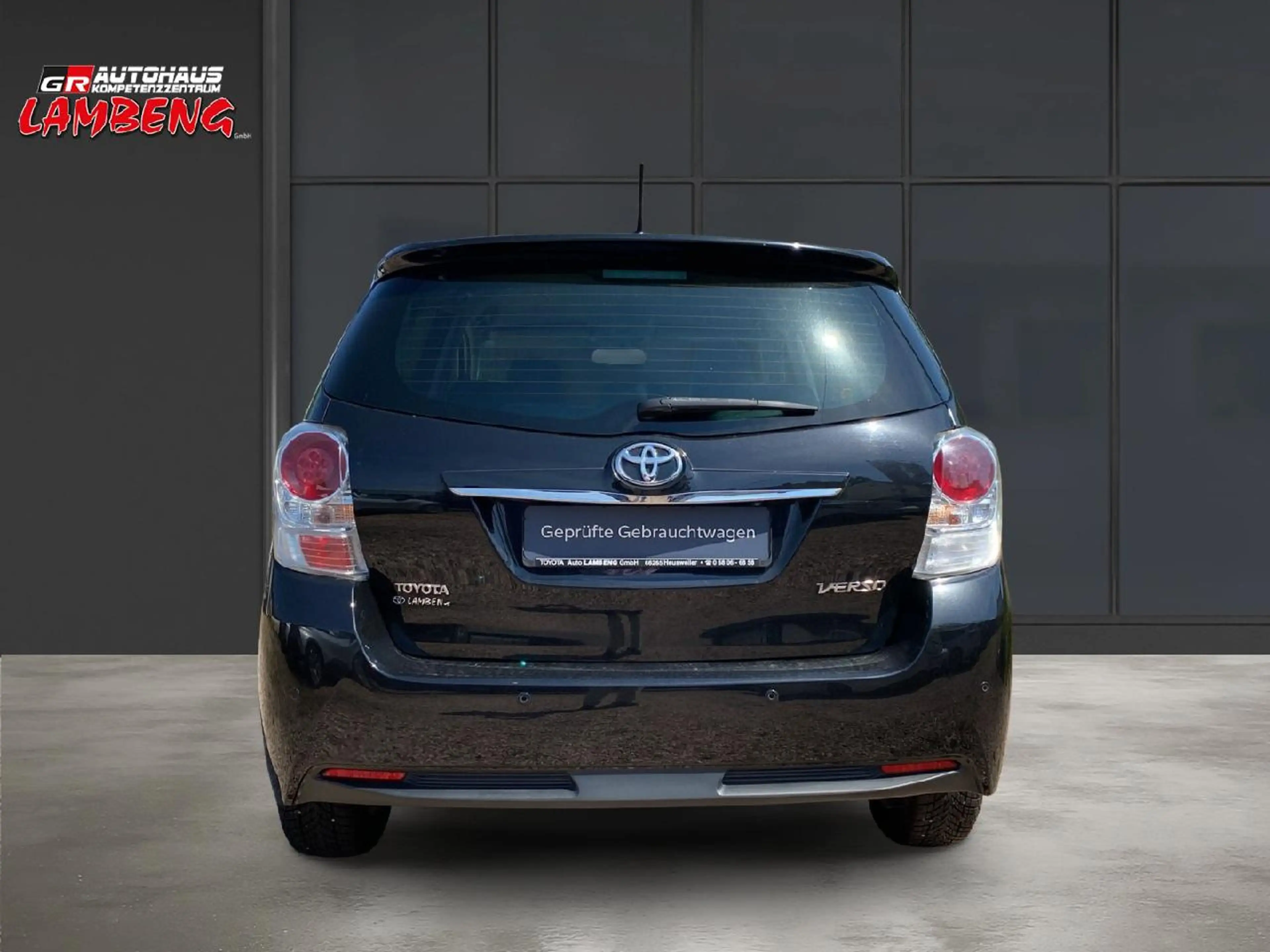 Toyota Verso Executive — photo 3