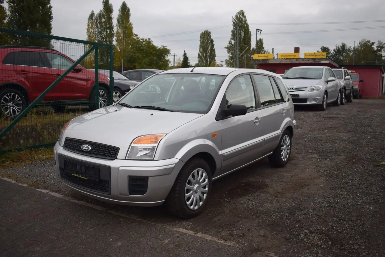 Ford Fusion Style Silber - 2