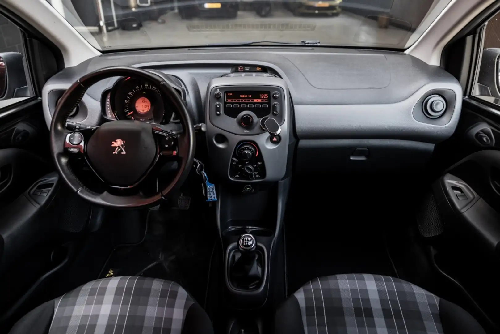 Peugeot 108 1.0 e-VTi Active | Airco | Bluetooth | NAP | Negro - 2