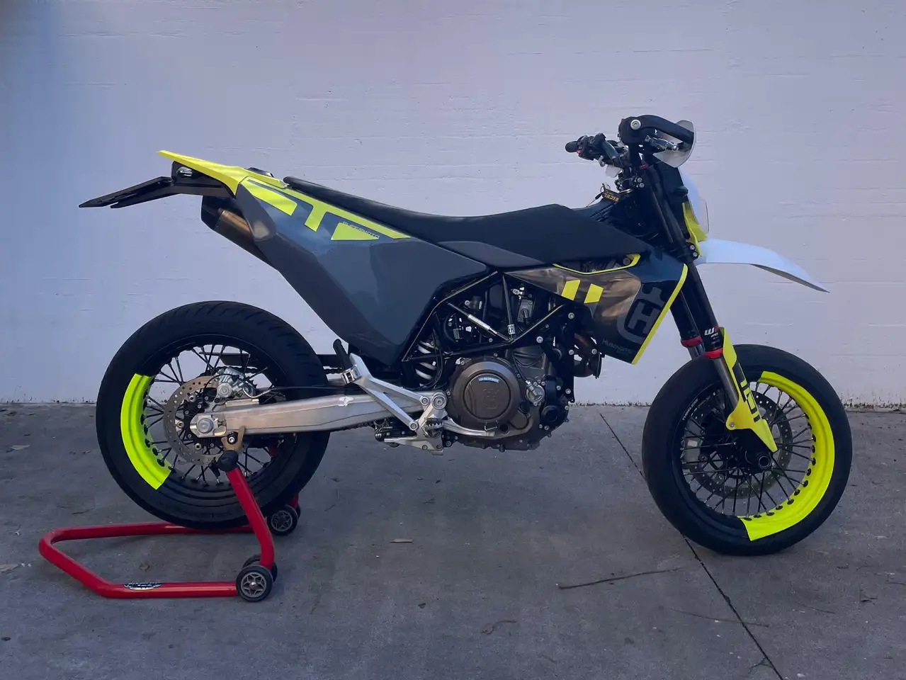 Husqvarna 701 Supermoto