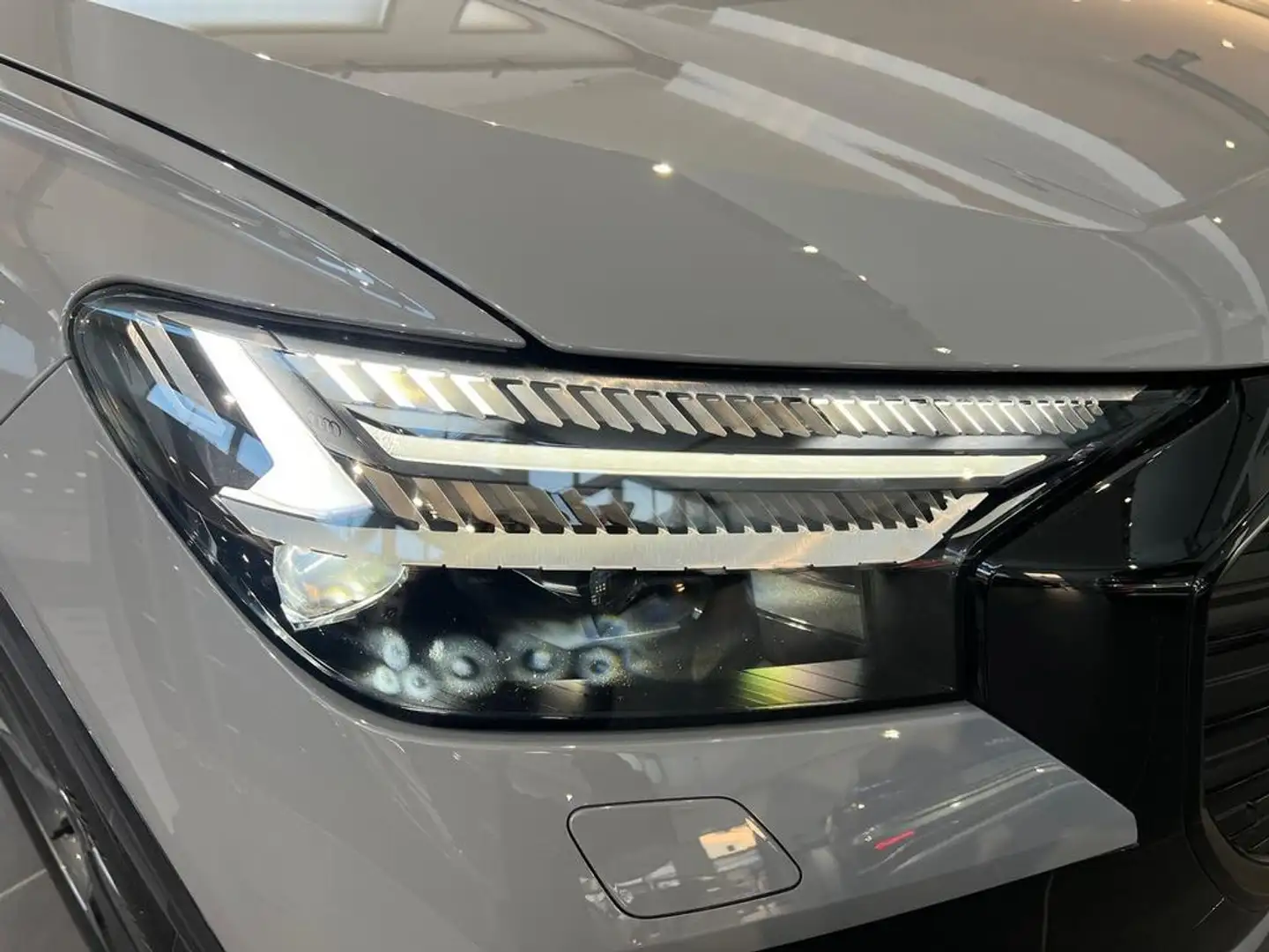 Audi Q4 e-tron Sportback 45 S line edition Gris - 2