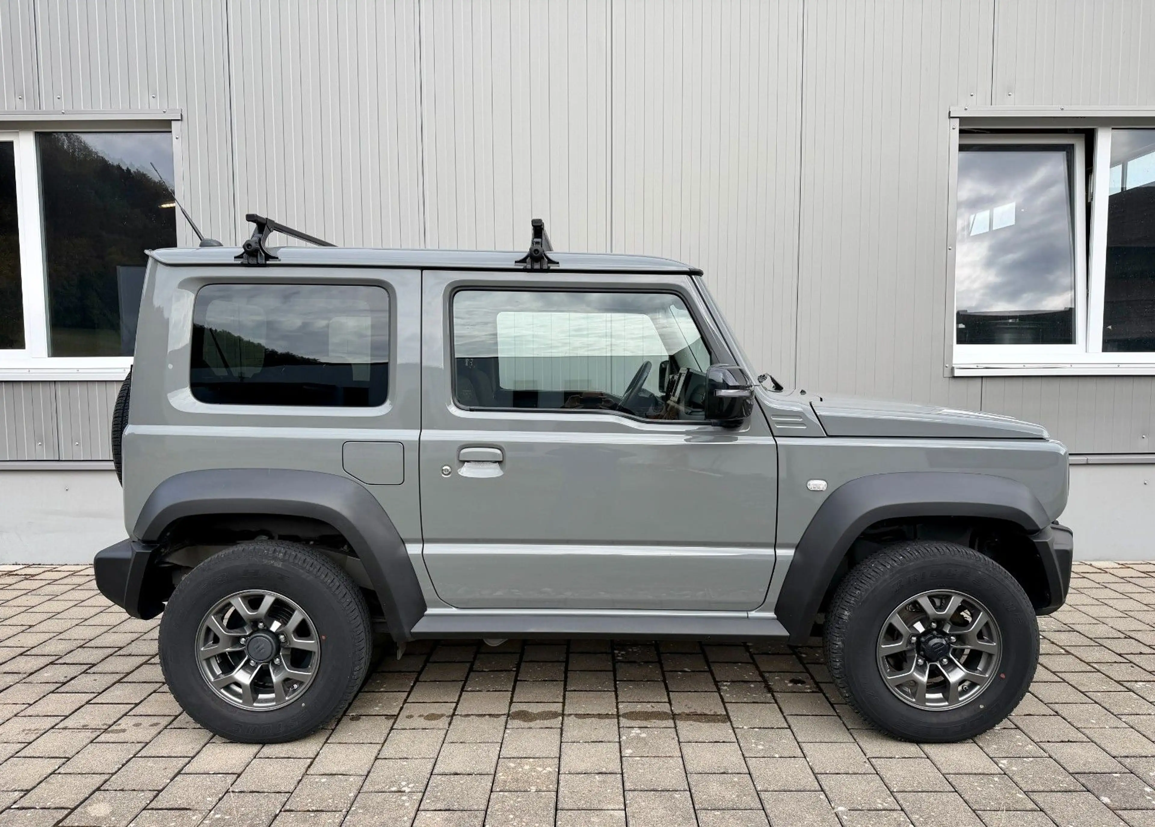 Suzuki Jimny Comfort+  4 Sitze AHK — photo 7