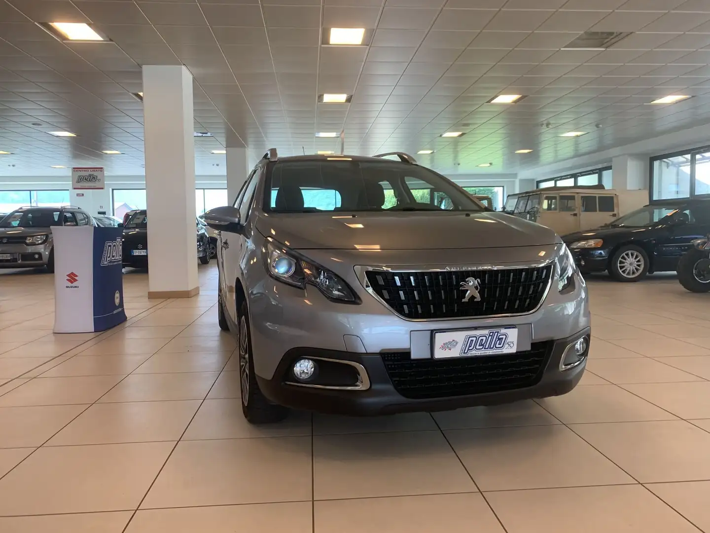 Peugeot 2008 BlueHDi 100 S&S Active Plateado - 2