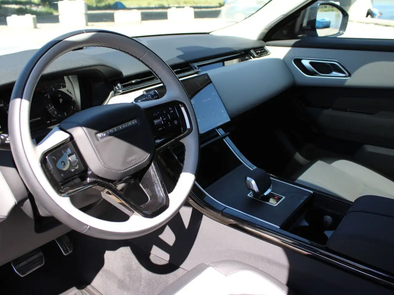 Land Rover Range Rover Velar снимка Land Rover Range Rover Velar