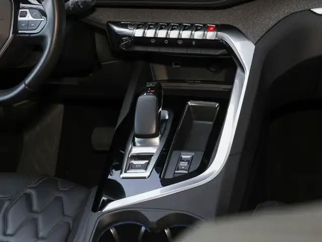 Peugeot 3008 view 12