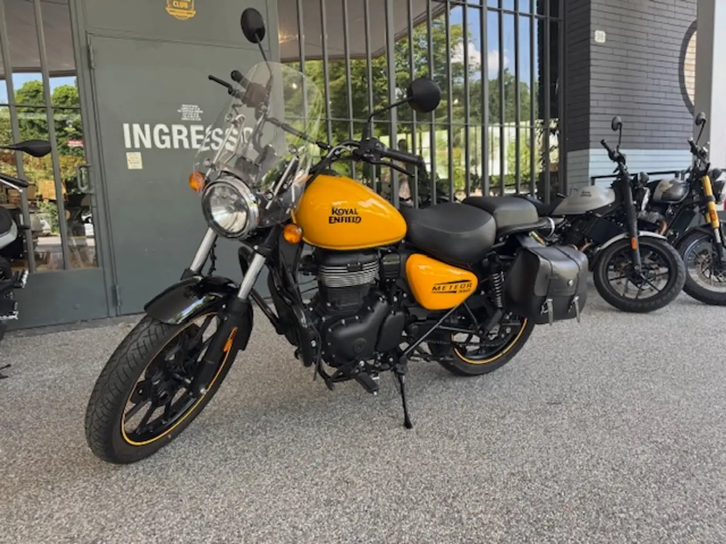 Royal Enfield Meteor 350 fireball yellow Giallo - 2