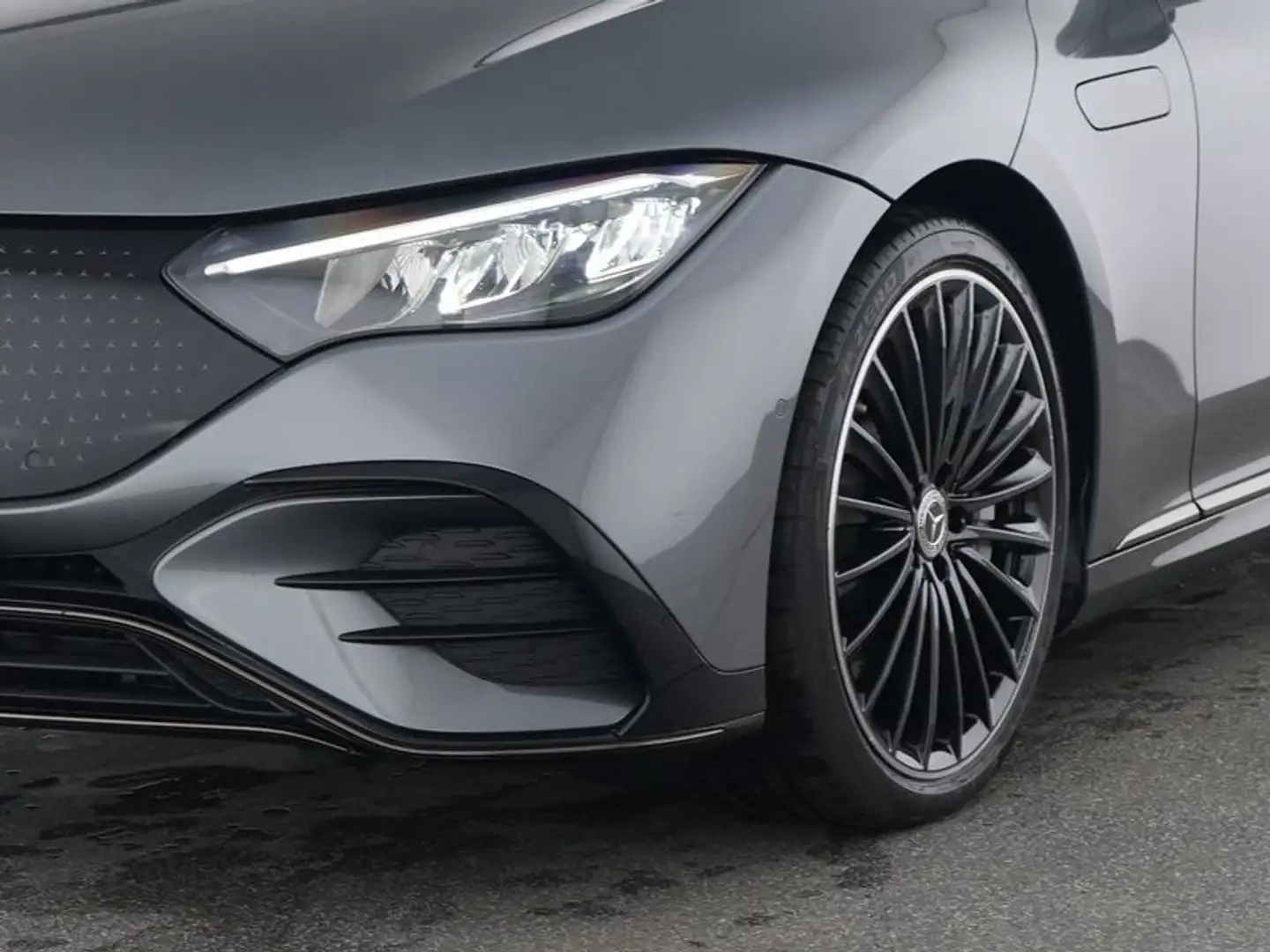 Mercedes-Benz EQE 300 AMG 2x+Airmatic+22KW+Burmest+4xSHZ+Night Grau - 2