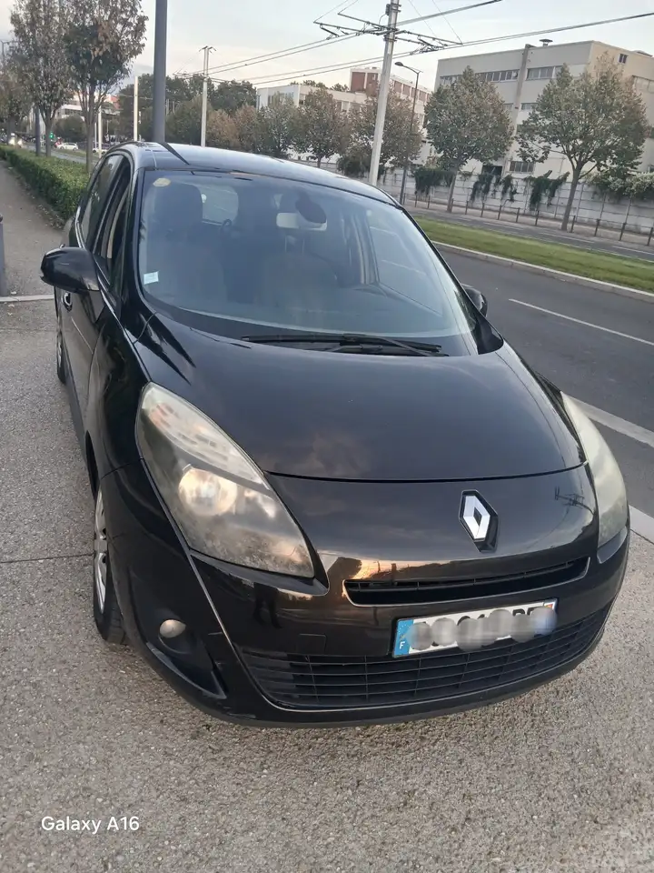 Renault Scenic III dCi 110 FAP eco2 Authentique — photo 1 of 4