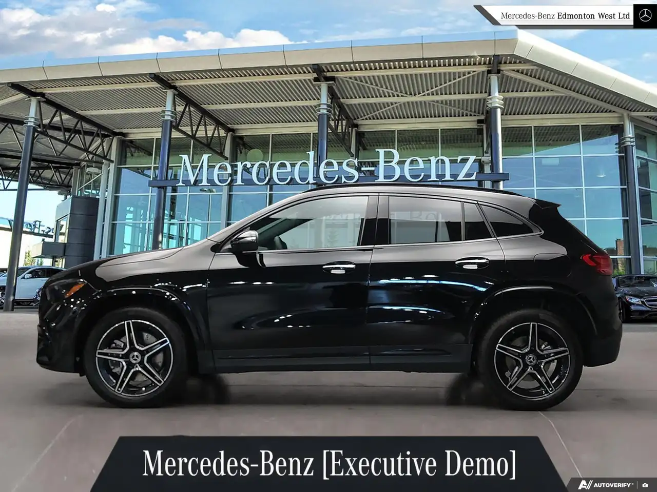 Mercedes-Benz GLA снимка Mercedes-Benz GLA