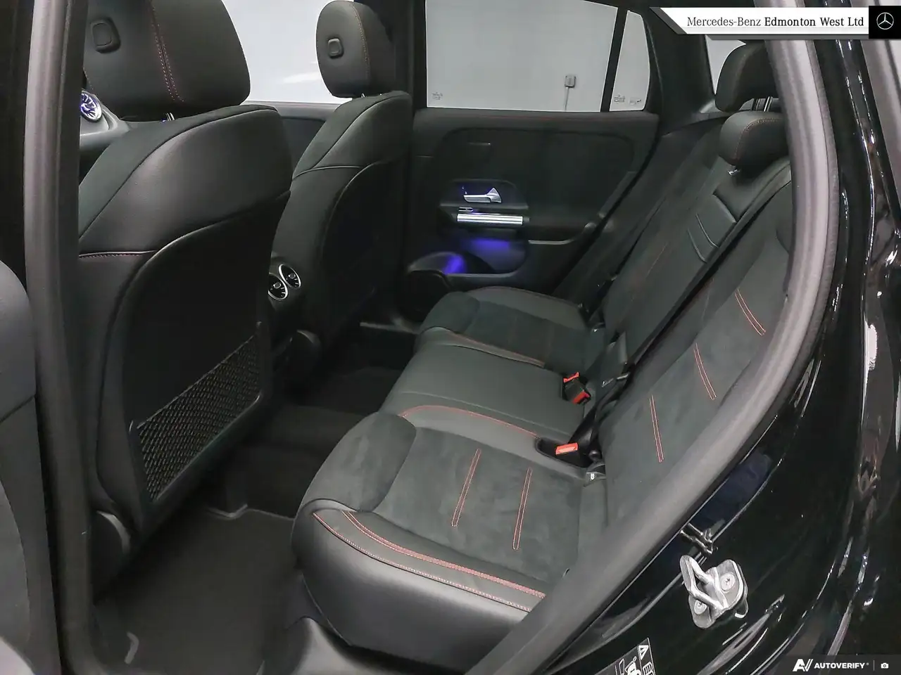 Mercedes-Benz GLA снимка Mercedes-Benz GLA