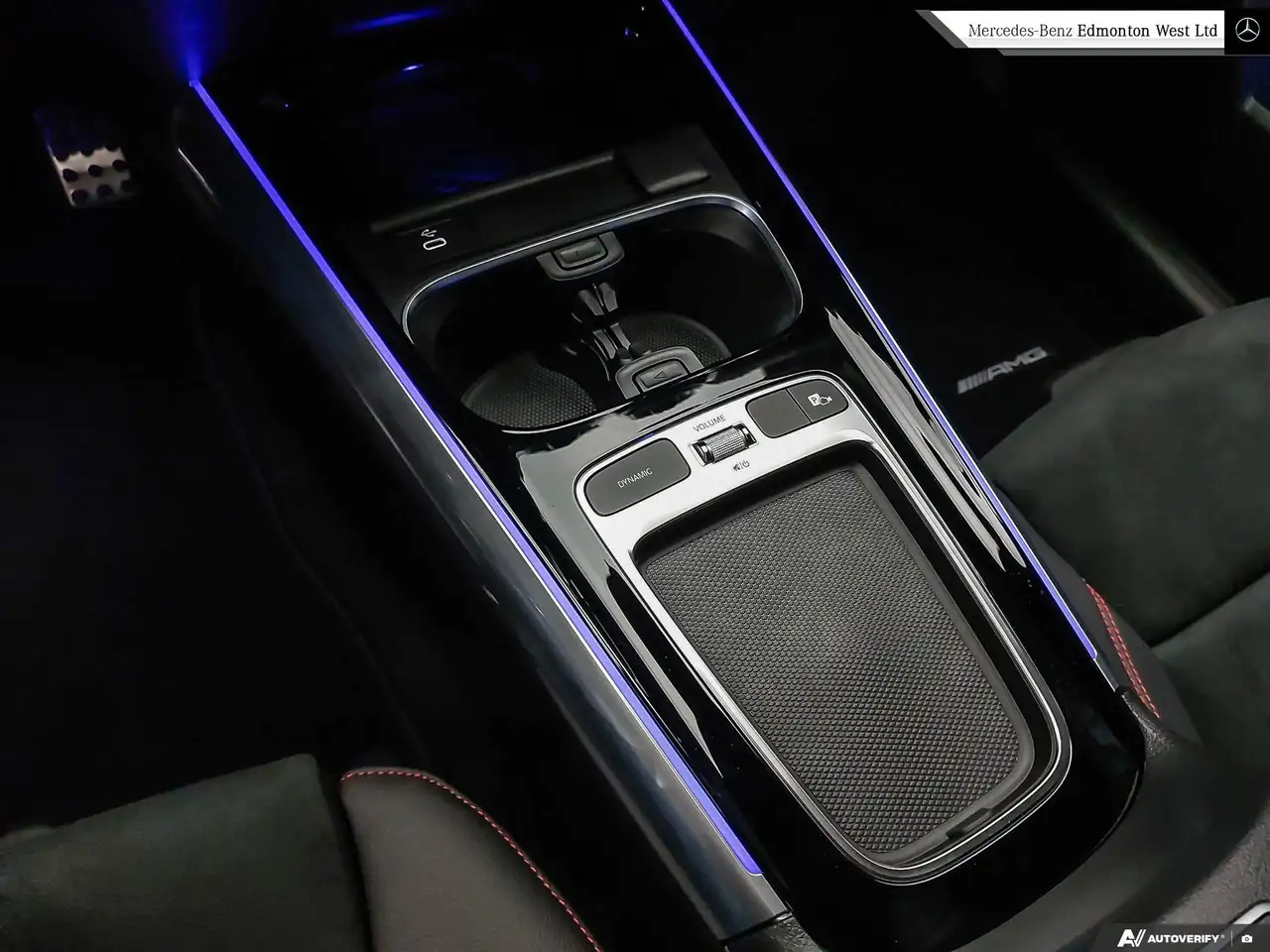 Mercedes-Benz GLA снимка Mercedes-Benz GLA