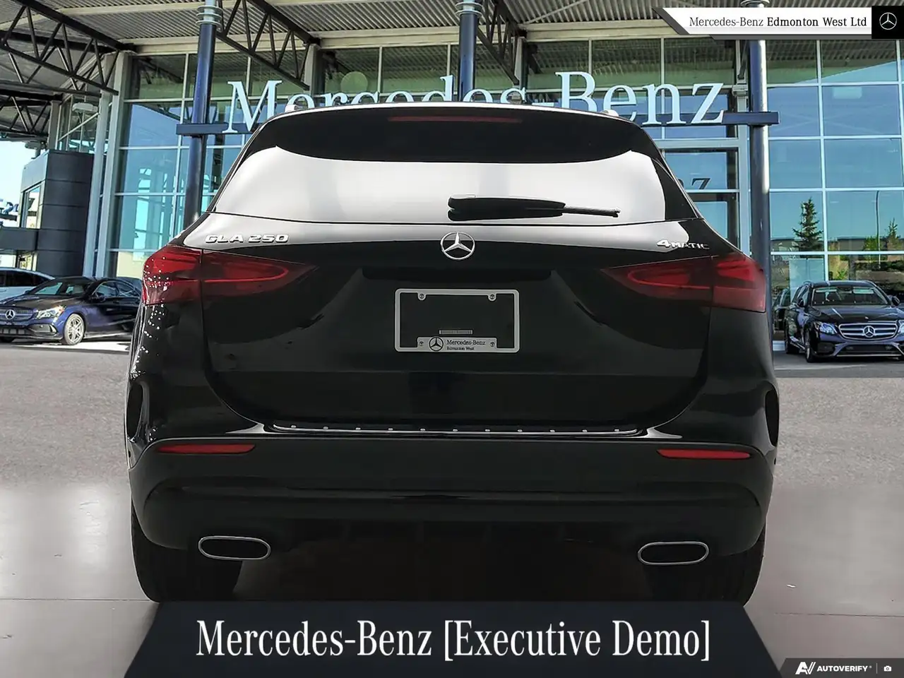 Mercedes-Benz GLA снимка Mercedes-Benz GLA