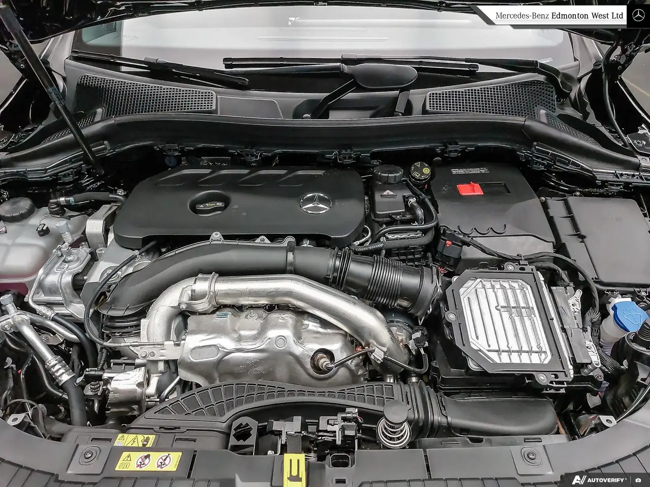 Mercedes-Benz GLA снимка Mercedes-Benz GLA