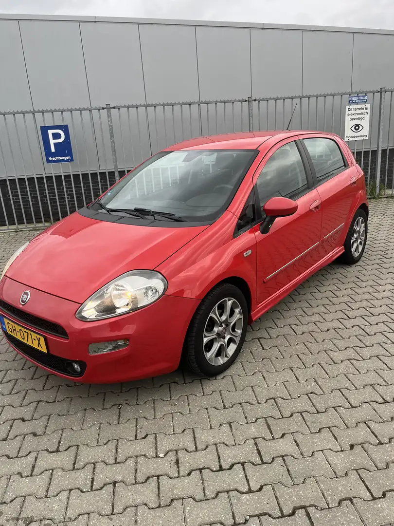 Fiat Punto 0.9 TwinAir Street 2015 Rood - 2