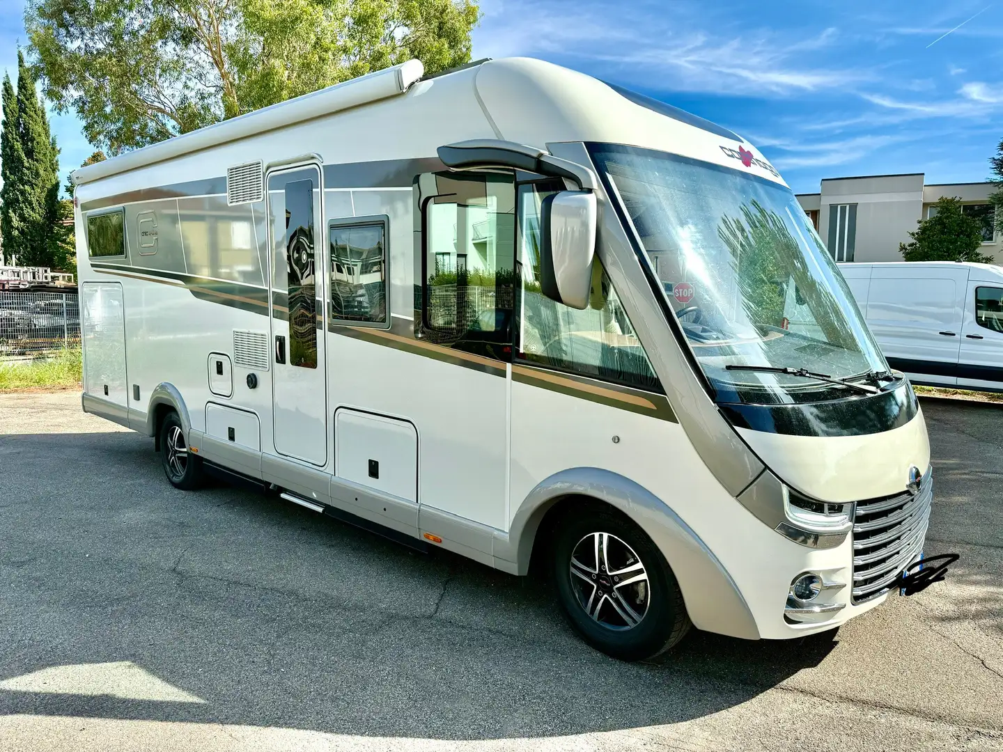 Caravans-Wohnm Carthago E LINE 50 LE YACHTING LINE - automatico - 180 CV Blanc - 1