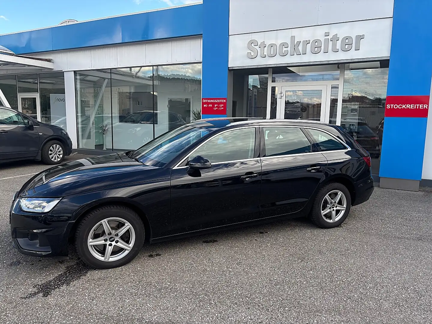 Audi A4 Avant 30 TDI advanced S-tronic Schwarz - 2
