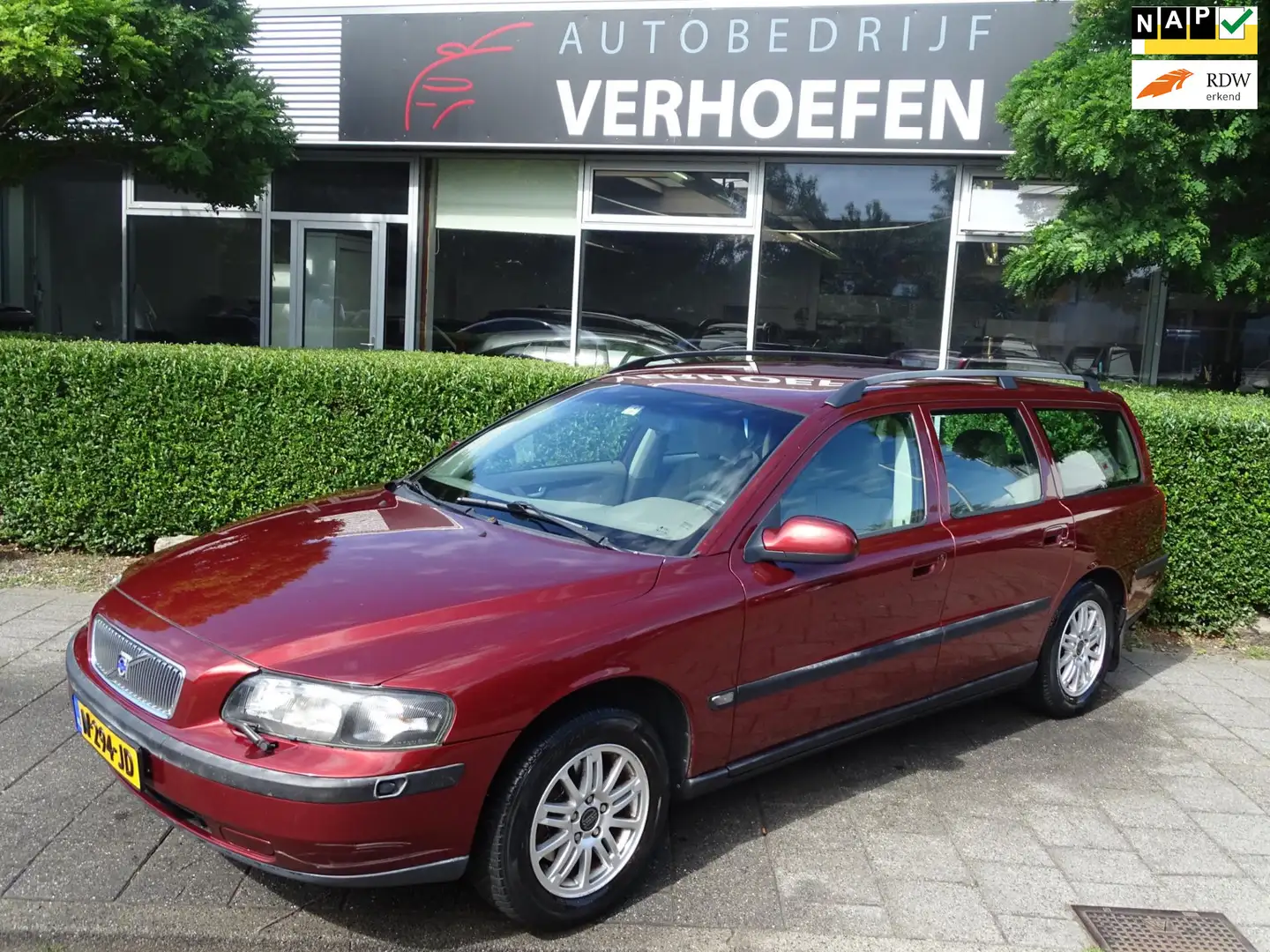 Volvo V70 2.4 - AUTOMAAT - STOELVERWARMING - AIRCO - TREKHAA Червоний - 1