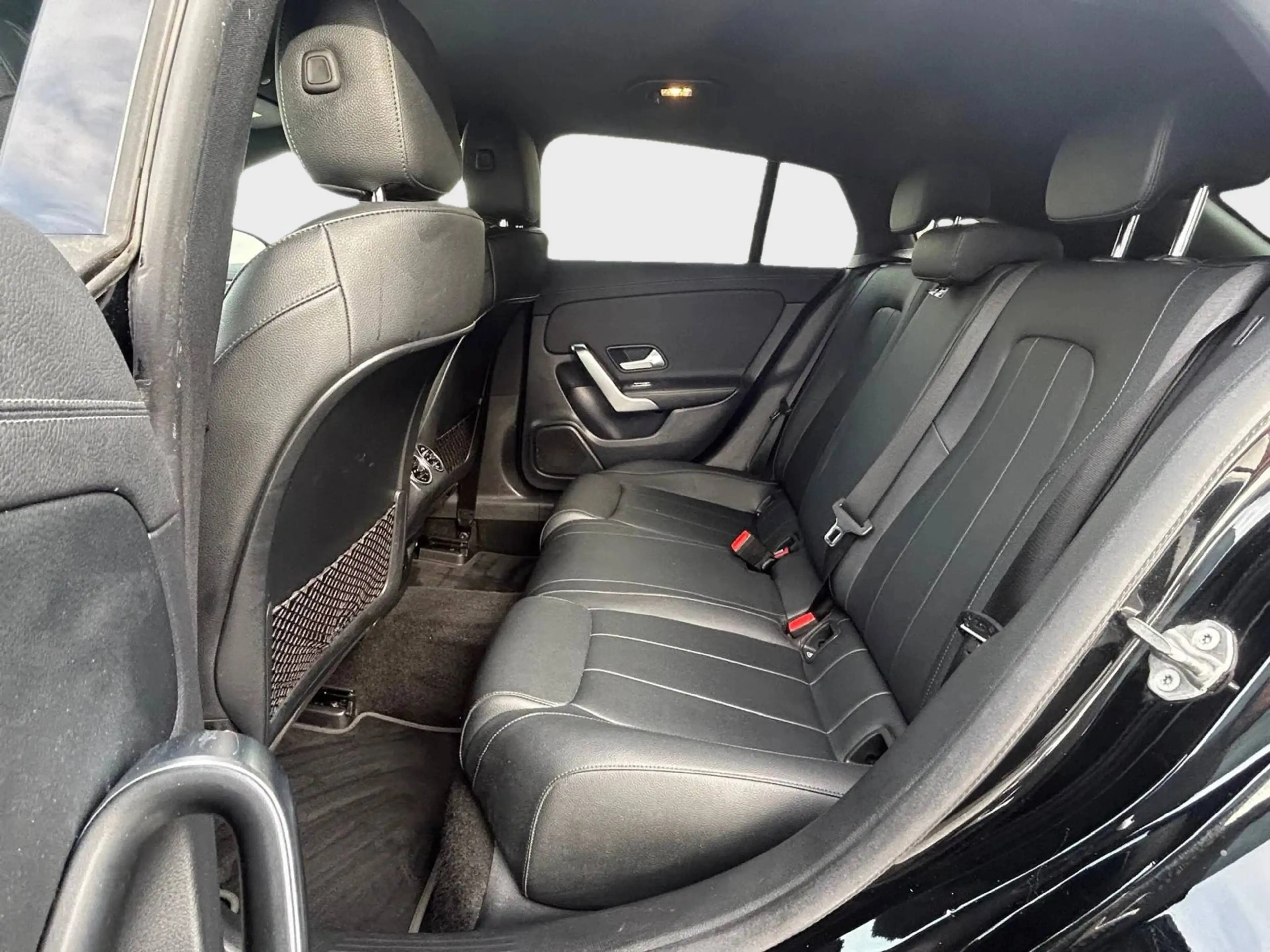 Mercedes-Benz CLA 180 CLA 180 d Business Solution 1er Propriétaire Carnet Complet — photo 14