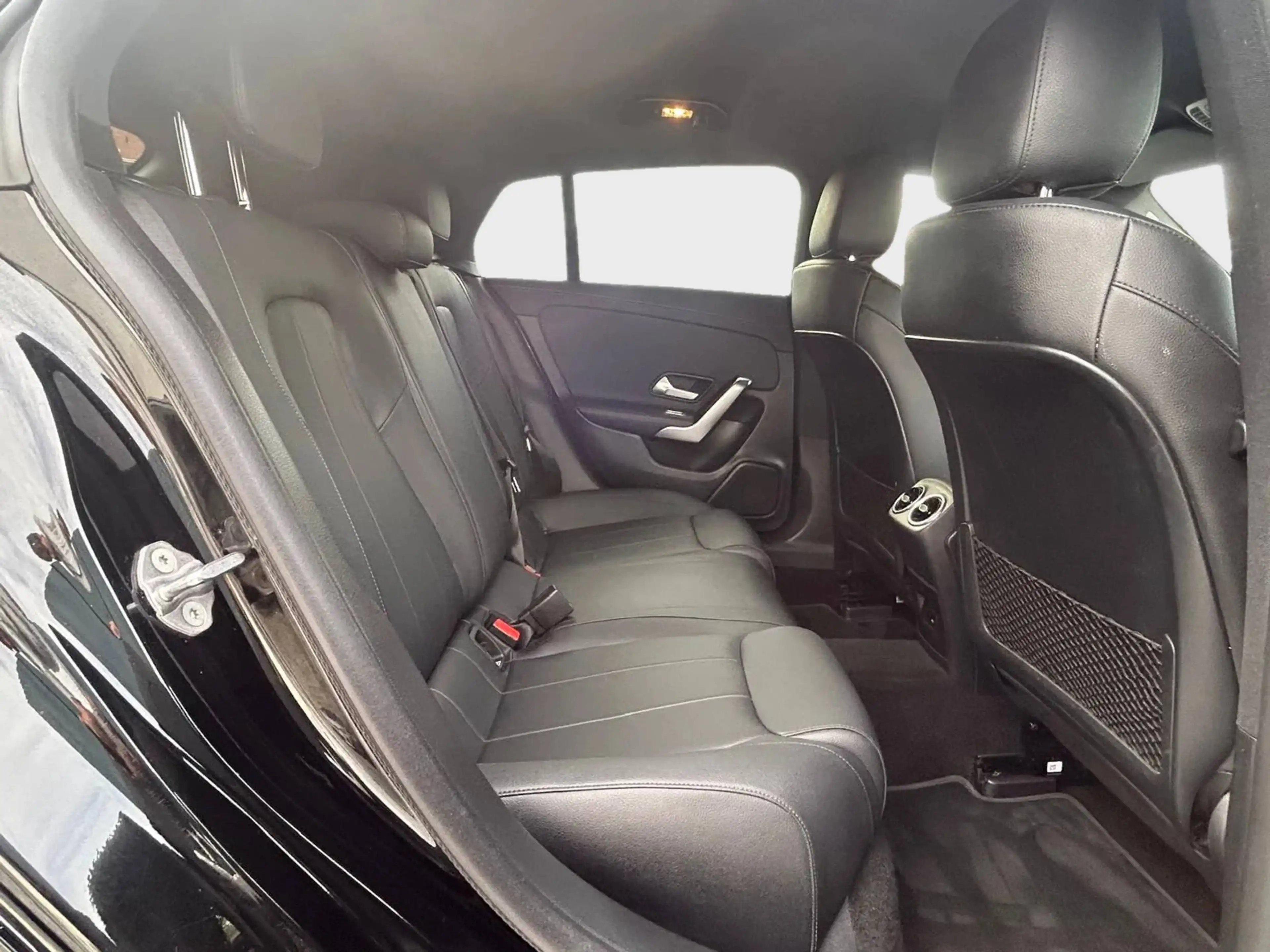 Mercedes-Benz CLA 180 CLA 180 d Business Solution 1er Propriétaire Carnet Complet — photo 15