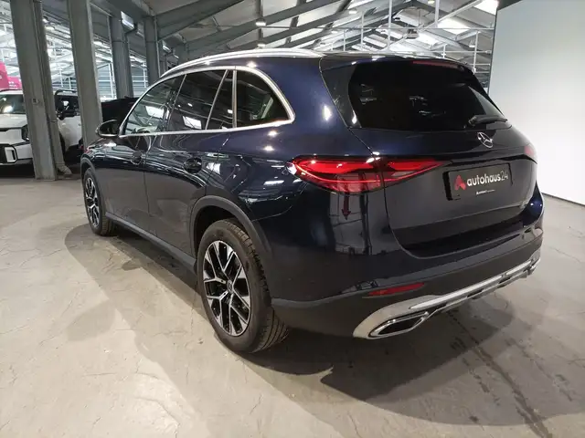 Mercedes-Benz GLC view 4