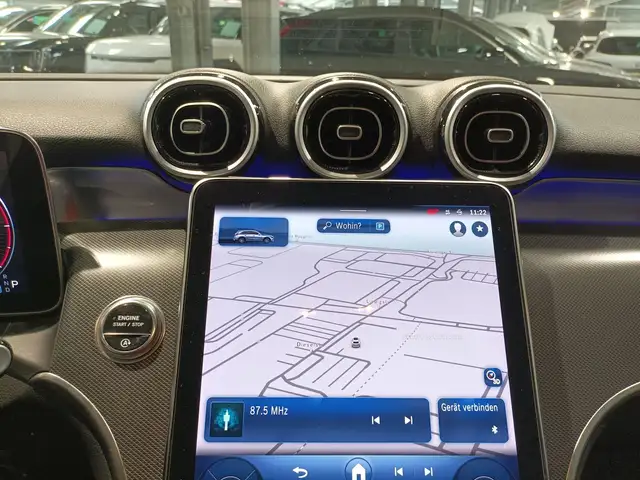 Mercedes-Benz GLC view 11