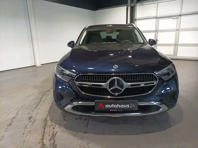 Mercedes-Benz GLC view 2