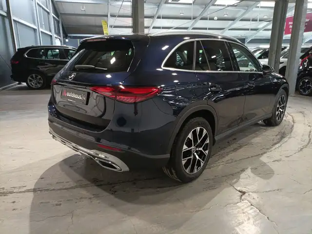 Mercedes-Benz GLC view 5