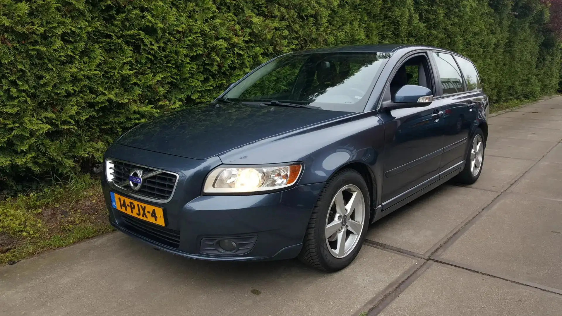 Volvo V50 1.6 D2 Sport Синій - 1