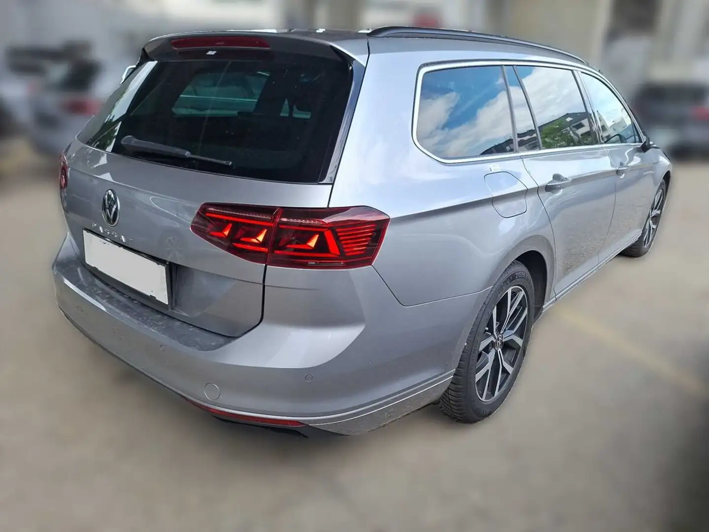 Volkswagen Passat Variant 2,0 DSG+Virtual Cockpit+NAVI+AHK+ Grau - 2